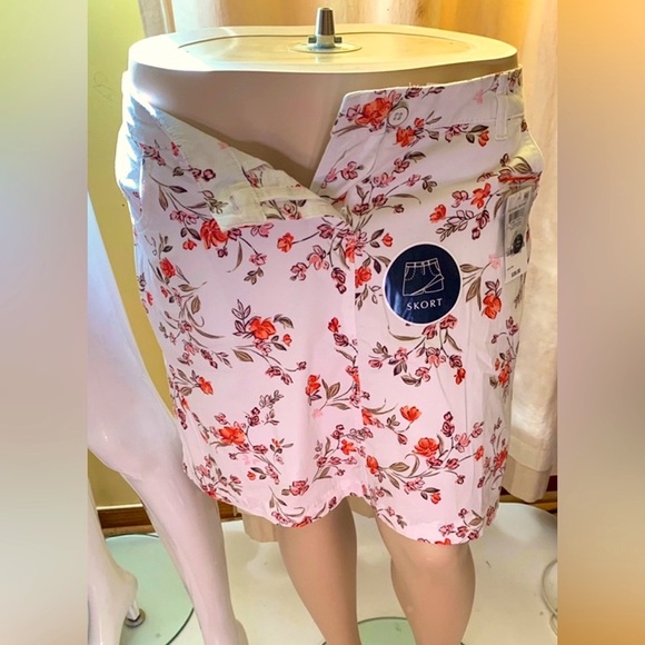 Karen Scott Dresses & Skirts - KAREN SCOTT LADIES WOVEN SKORT